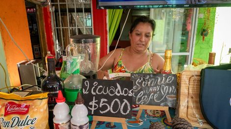 Los Andes | Una Nochebuena se fueron a dormir a las 21 porque no tenía qué comer y hoy preparan una cena para quienes menos tienen. Foto: Ignacio Blanco / Los Andes