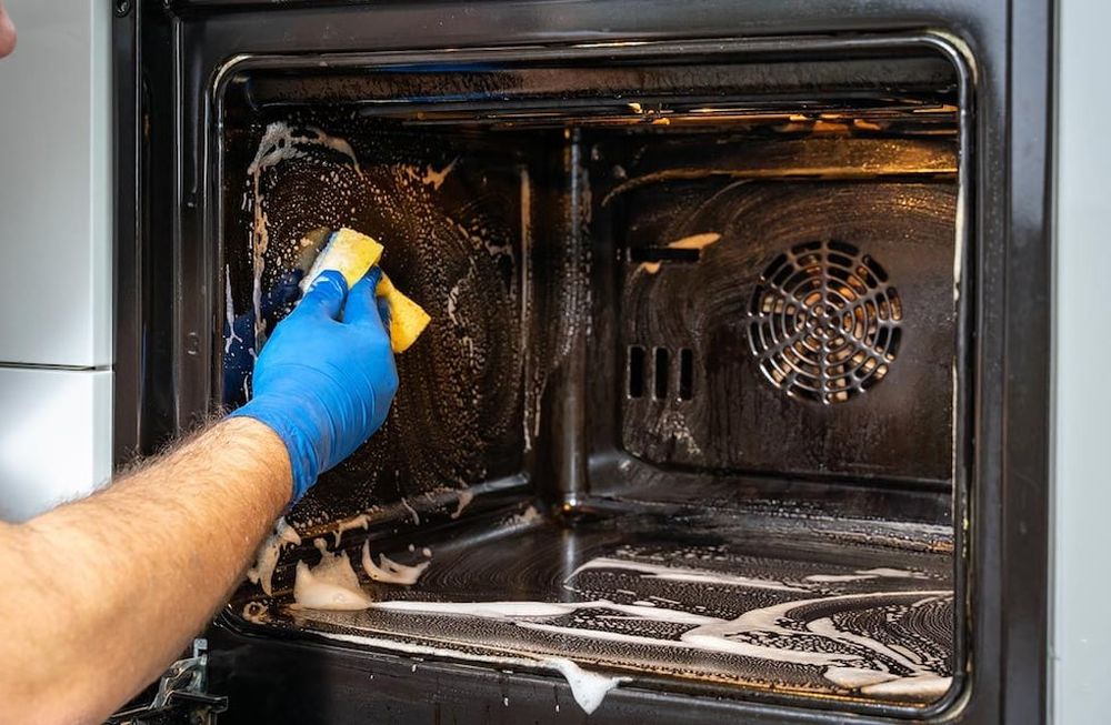 Truco casero para limpiar el horno eléctrico, paso a paso