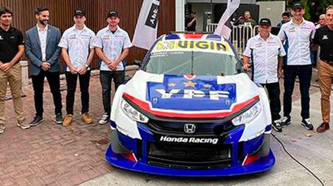 El equipo Honda presentó su auto del TC 2000, auto con que correrá el piloto mendocino Bernardo Llaver.