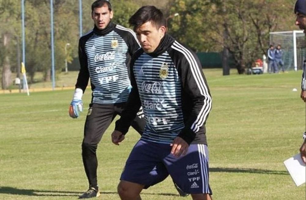 Acuña interrumpió su entrenamiento por un traumatismo en su rodilla izquierda