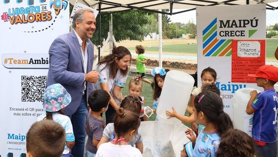 Stevanato presentó “Libreta de Valores” en las escuelas de verano del departamento. Foto: Prensa Maipú