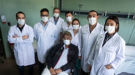 Los Andes | Parte del equipo profesional que realizó la intervención. Los órganos para Javier Castellino llegaron desde Río Negro / Foto: Ignacio Blanco