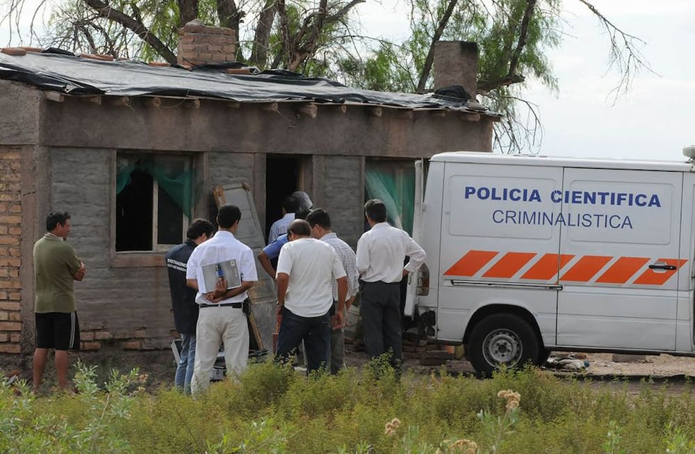 Marzo 2012.  Frente de la vivienda ubicada en Fray Luis Beltrán donde encontraron tres cuerpos sin vida de los ciudadanos italianos. Foto: José Gutiérrez / Los Andes
