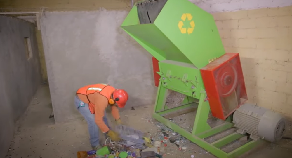 Así es la enorme máquina recicladora. 