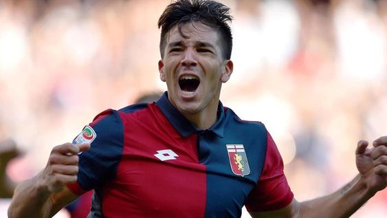 Con solo 24 años, Giovanni Simeone logró ayer entrar en la historia de la Serie A: es el primer jugador en la historia del fútbol italiano en convertir al menos un gol en cada uno de los 12 meses del año.