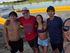 Natación. Claudio Capezzone y sus dirigidos después de competir en el Circuito Nacional de Aguas Abiertas en Santa Fe. Natación. Claudio Capezzone y sus dirigidos después de competir en el Circuito Nacional de Aguas Abiertas en Santa Fe.