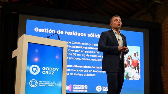 El intendente de Godoy Cruz, Diego Costarelli, abrió la Asamblea de jefes comunales contra el Cambio Climático