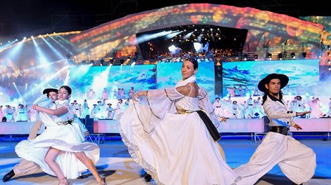 Los Andes | El acto central de la Fiesta Nacional de la Vendimia, en el teatro griego Frank Romero Day, es uno de los mayores atractivos para quienes deciden visitar Mendoza en marzo. Foto: Marcelo Rolland / Los Andes