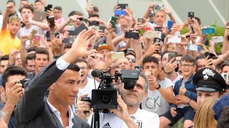 Cristiano Ronaldo llegó a Turín y los tifosi sueñan con la Champions