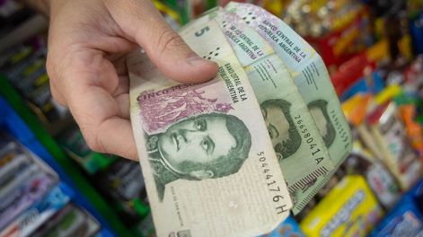 Extienden hasta fines de febrero de 2022 el plazo para canjear los billetes de cinco pesos en los bancos