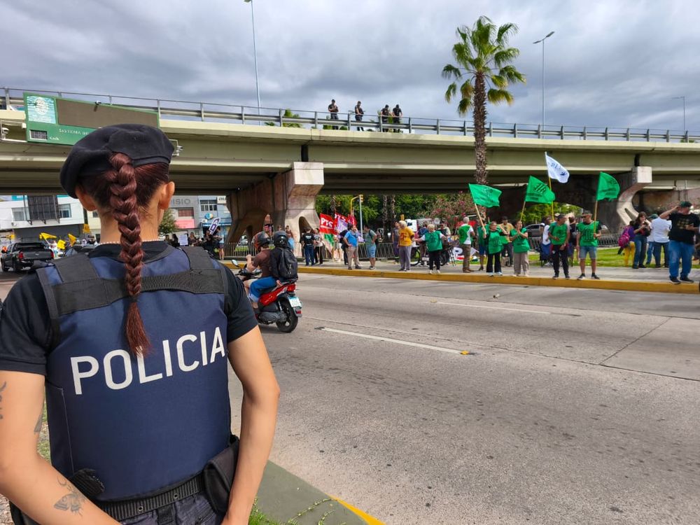 El reclamo contra la reforma laboral se hace sentir también en Mendoza