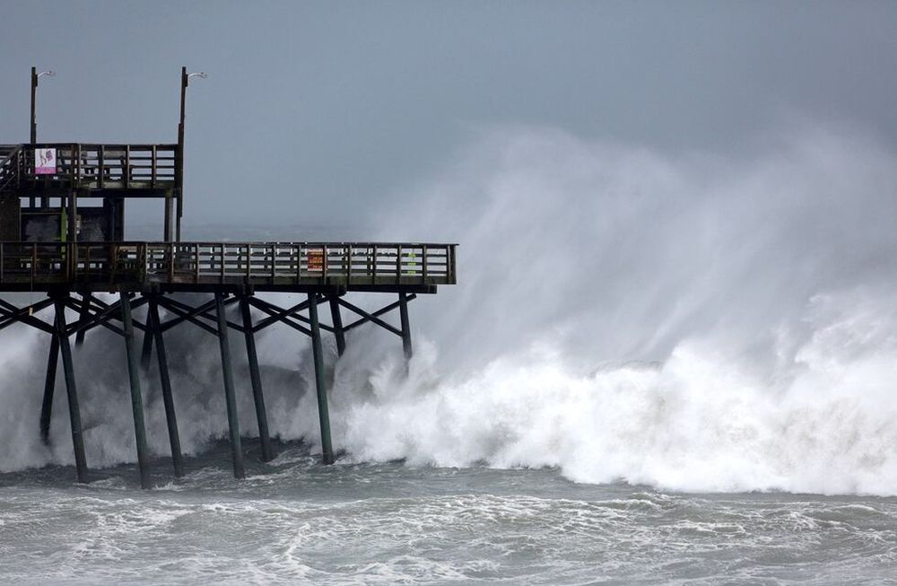 Llegó Florence a la costa de EEUU y pobladores temen inundaciones catastróficas