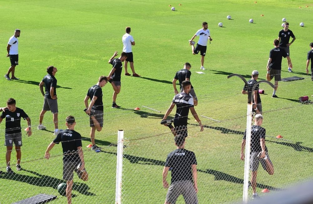 Primera práctica d2022 de Gimnasia y Esgrima en el Víctor Legrotaglie./Mariana Villa- Los Andes