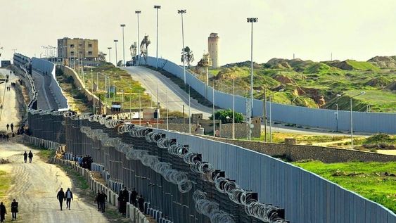 Mientras Israel difunde su plan a mediano y largo plazo en Gaza y para la población civil, Egipto refuerza su muro para impedir el paso de los palestinos al sur de la Franja.