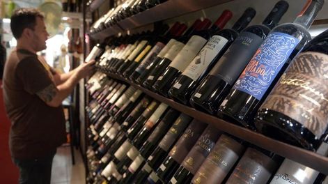 Los Andes | Pese a que el primer semestre cerró con caída en las ventas de vino tanto en el mercado interno como el externo, desde el sector vitivinícola confían en un repunte en la segunda mitad del año