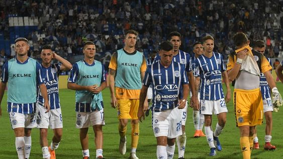 ¿Qué pasa Tomba?: un equipo sin estilo de juego