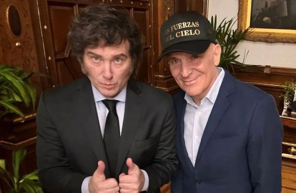 El presidente Javier Milei junto a  José Luis Espert, quien se incorpora al bloque de La Libertad Avanza.