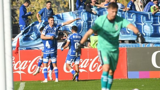 Tadeo Allende festeja su golazo ante el Tripero en la fecha pasada. El Tomba buscará seguir por la buena senda en Rosario. / Ignacio Blanco (Los Andes).