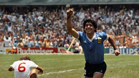 Los Andes | Diego sale a gritar el gol más inolvidable de los mundiales. Detrás, Fenwick aparece derrotado.
