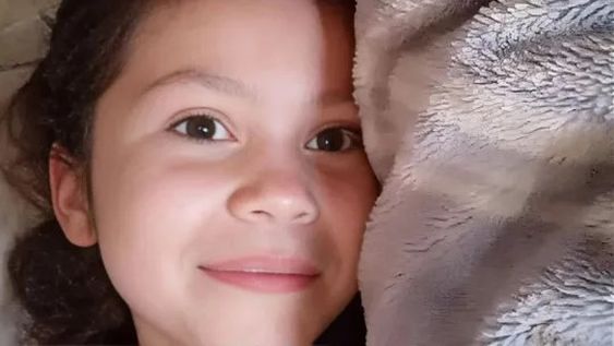 La pequeña Kim Gómez (7) murió en medio del robo de un vehículo familiar en La Plata. La pequeña Kim Gómez (7) murió en medio del robo de un vehículo familiar en La Plata.