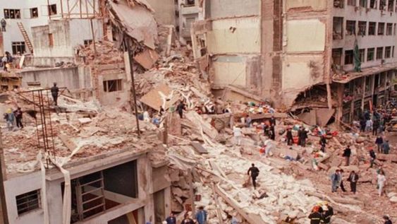 La justicia argentina determinó que el atentado a la AMIA fue perpetrado por Irán y la agrupación terrorista Hezbollah. Foto: archivo.