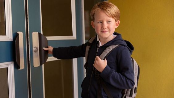 Voucher educativo&nbsp;para las familias con hijos en colegios privados. Cubre hasta el 50% de las cuotas escolares, dependiendo de la subvención estatal.
