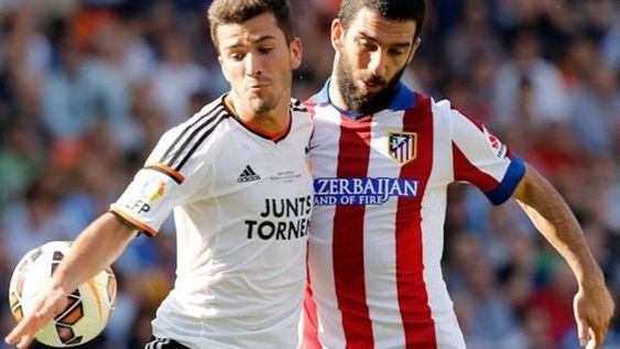 Valencia cayó en el derby y se alejó