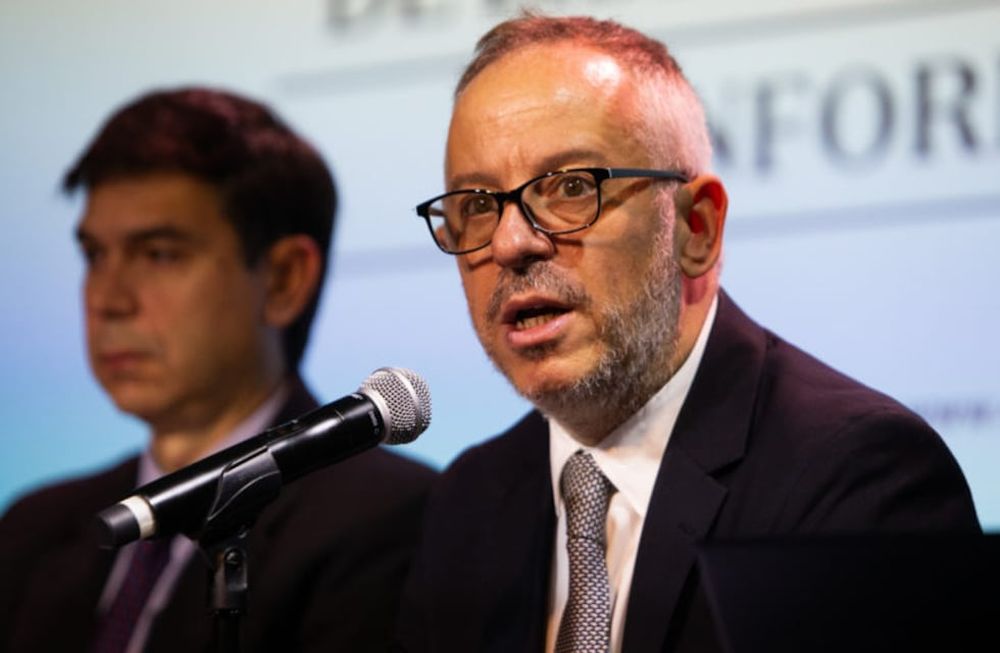 Martín Etchevers (presidente de la comisión libertad de prensa) y Daniel Dessein (presidente de Adepa)