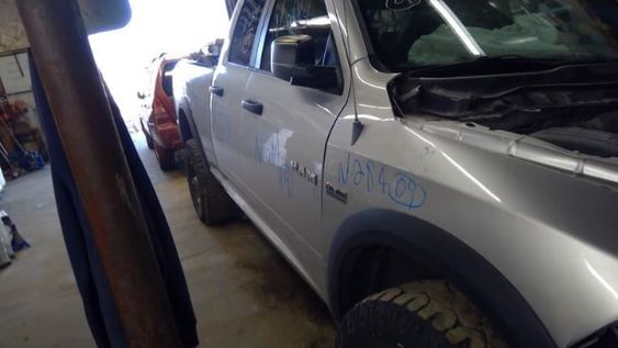 Un mecánico de 29 años murió tras ser aplastado por una camioneta RAM