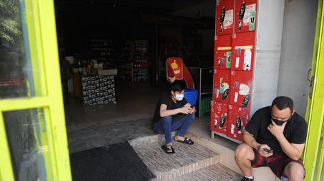 Los Andes | El calor y la alta demanda eléctrica provocaron cortes de luz en el AMBA que afectaron a más de 700 mil usuarios. Foto: Federico López Claro