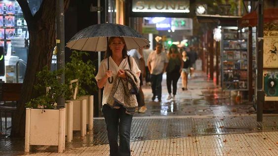 El verano se despidió con una intensa lluvia sobre el Gran Mendoza. Sin embargo, esta temporada llovió menos que otros años en el oasis norte. En varios sectores del sur provincial se superaron ampliamente los registros medios.Foto: José Gutierrez / Los Andes
