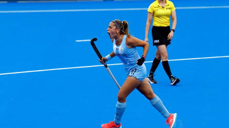 Sofía Cairó, Tomás Domene, Cristina Cosentino y Zoe Díaz recibieron los premios de la Federación Internacional de Hockey tras un año histórico.