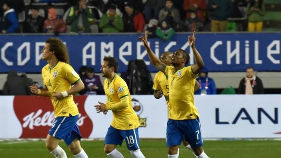 Con un gol agónico, Brasil derrotó a Perú en el debut