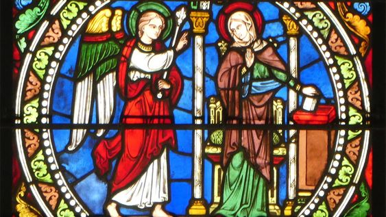 En el Evangelio de Hoy se narra el anuncio más importante de nuestra historia: la anunciación a María. Detalle del vitral la Anunciación, Catedral de San Julián, Le Mans, Francia. En el Evangelio de Hoy se narra el anuncio más importante de nuestra historia: la anunciación a María. Detalle del vitral la Anunciación, Catedral de San Julián, Le Mans, Francia.