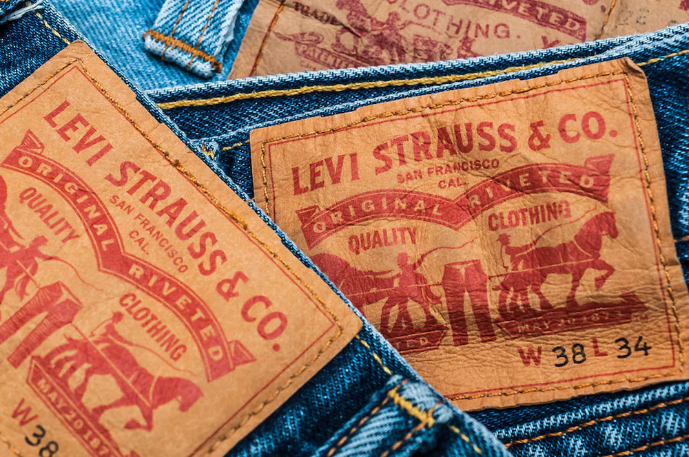 Una de esas curiosidades de la moda que naci&oacute; fuera del hogar y hoy forma parte de la historia del jean.