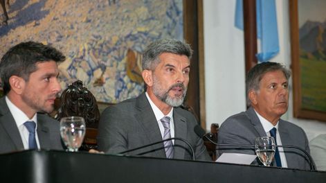 Ulpiano Suárez en la apertura de las sesiones ordinarias del Honorable Concejo Deliberante.