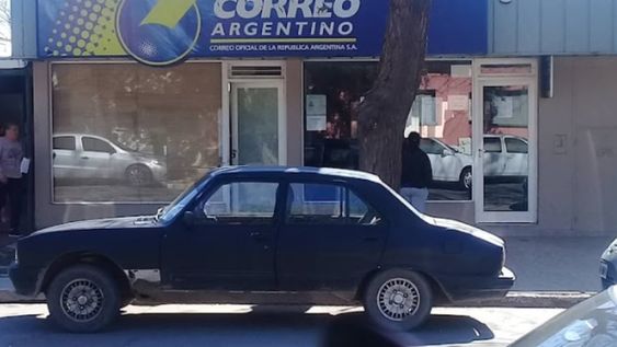 Tres asaltantes se hicieron pasar por policías de civil y se llevaron 5,5 millones de pesos de la sucursal del Correo Argentino de Beltrán. Ahora investigan si el policía que custodiaba el lugar fue cómplice de los asaltantes. Foto: Google Maps.