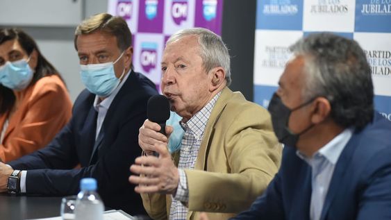 Los referentes de ambos partidos se reunieron para trabajar en conjunto temas previsionales y mejores condiciones para los jubilados y pensionados. “En una familia con dos jubilados no llegan al umbral de la pobreza que fija el propio INDEC”, dijo Cornejo.