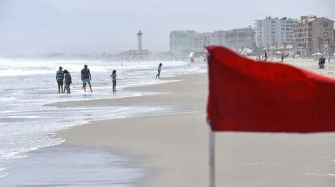 En La Serena (Chile), la mayoría de las playas tienen bandera roja y no son aptas para el baño