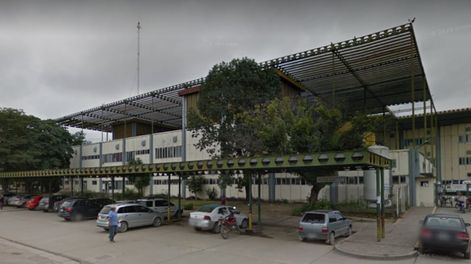Los Andes | La provincia de Salta reconoció que desde que cobran la atención a extranjeros, bajó considerablemente el uso del sistema de salud. En la foto, el Hospital San Vicente de Paul en Orán, Salta.