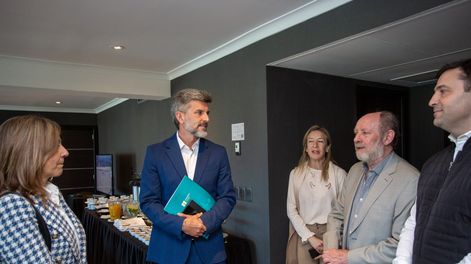 Suarez y su equipo repasaron los avances del convenio con el CEM