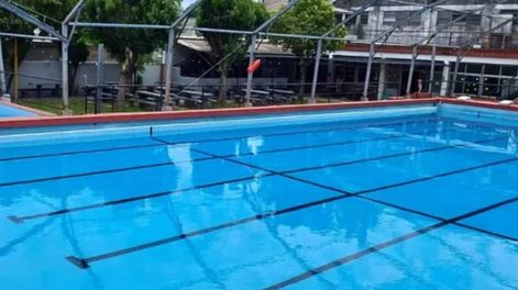 El guardavidas dijo que cuando lo sacó le hizo maniobra de RCP y solicitó la presencia de una unidad sanitaria. Gentileza: Ojo de Prensa.