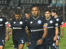 El capitán del Parque, Sebastián Villa y sus compañeros no tuvieron una buena noche y estuvieron lejos de sus mejores rendimientos El capitán del Parque, Sebastián Villa y sus compañeros no tuvieron una buena noche y estuvieron lejos de sus mejores rendimientos