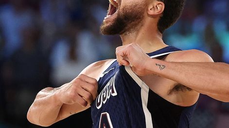 Chef Curry cocinando todo en París. El mejor tirador de la historia. Estados Unidos ganó el oro en basquet e igualó a China 38-38. / Gentileza.