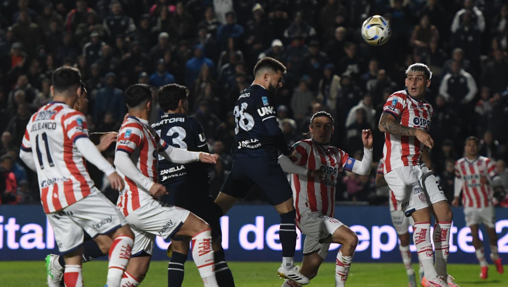 La Lepra y el Tatengue se enfrentan por los octavos de final en el Parque.