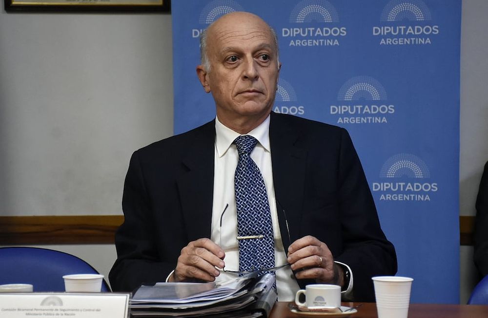 El procurador Casal, quién se reunió con los fiscales con pedido de captura.