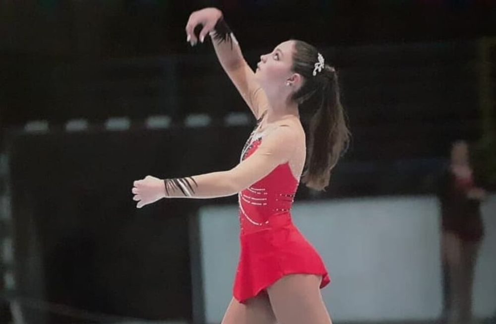 Delfina es una adolescente maipucina que asegura que el deporte le ha ayudado a superar múltiples dificultades en su vida, pero necesita ayuda si quiere seguir patinando.