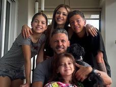 ni loca...: evangelina anderson hablo tras la nueva foto junto a martin demichelis y sus hijos