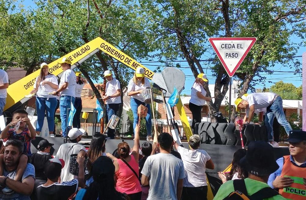 Vialidad Mendoza se lució con una inolvidable participación en el Carrusel de Vendimia