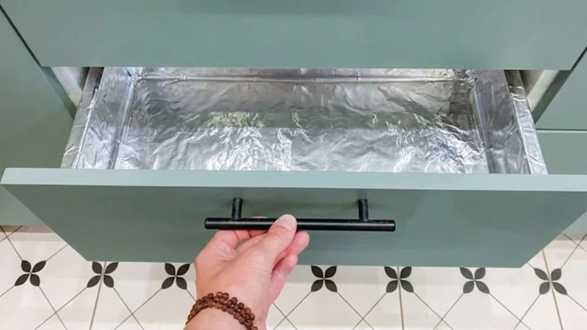 Forrar los cajones de los muebles con papel aluminio: para qué sirve y cuándo conviene usar este truco
